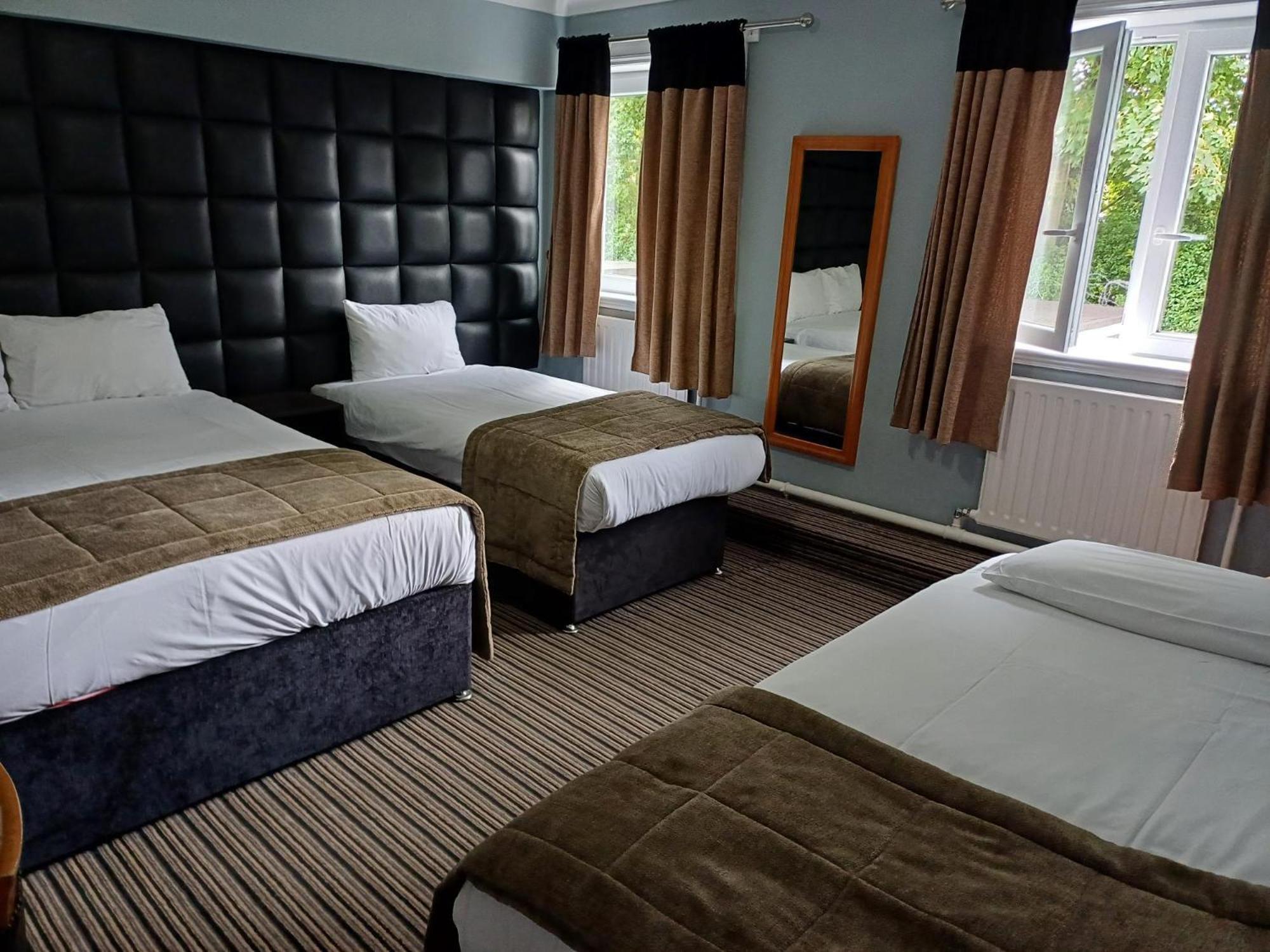 Kings Park Hotel Glasgow Room photo