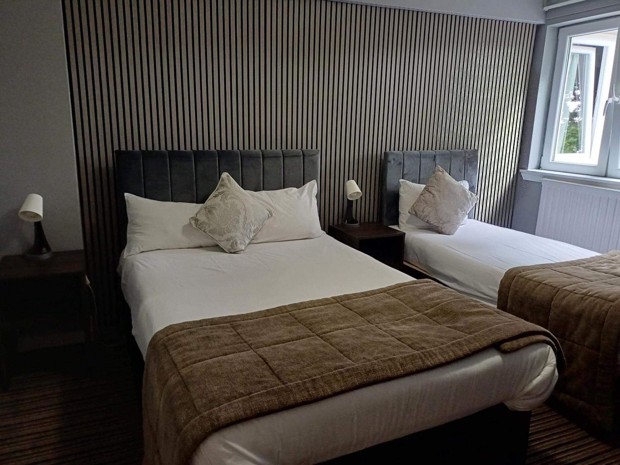 Kings Park Hotel Glasgow Room photo